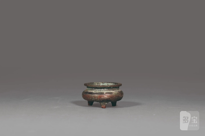 铜三足香炉